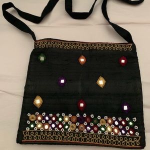 Ethnic Crossbody 🖤👍🏼👜